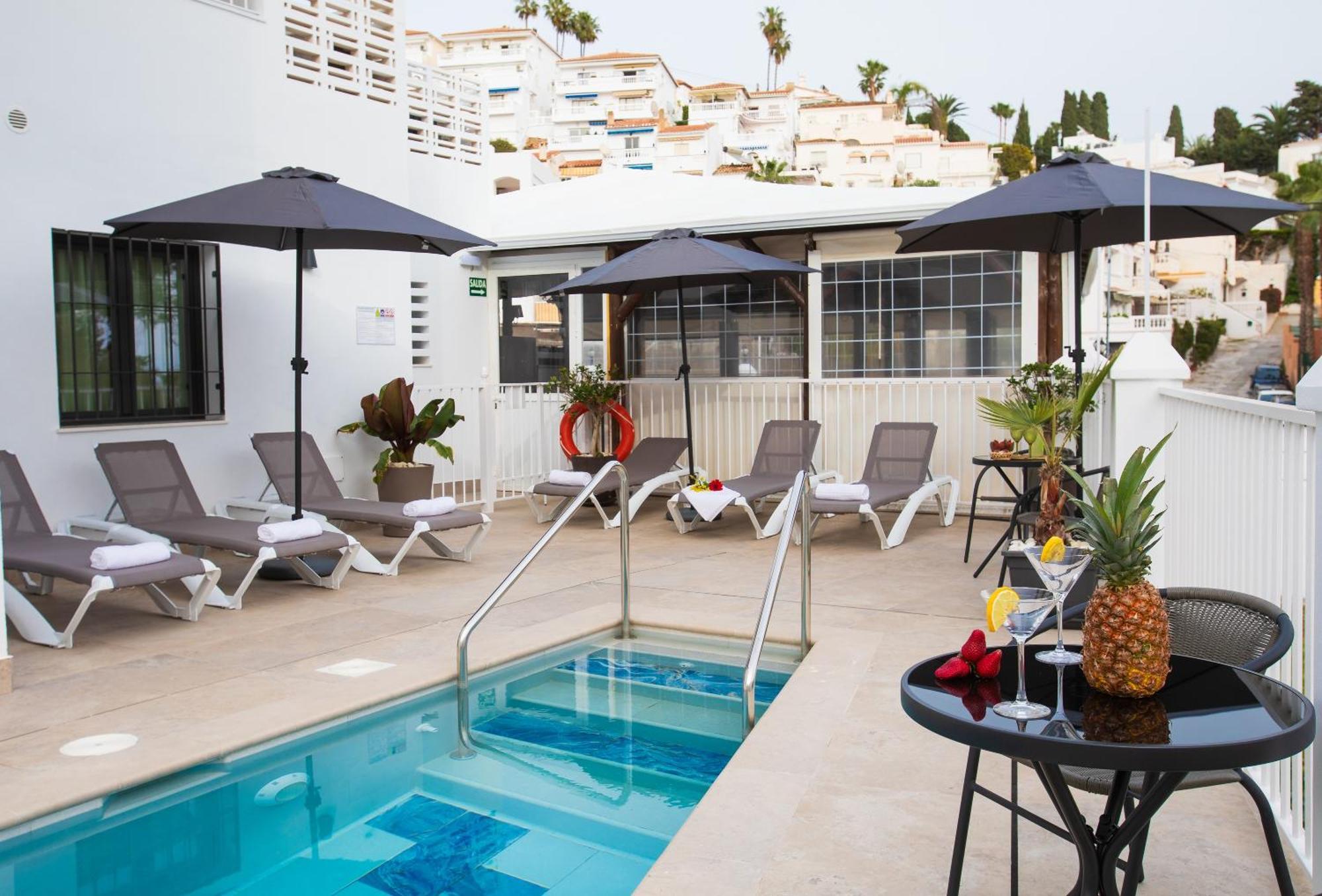 Boutique Rooms Playa Burriana Нерха Екстериор снимка