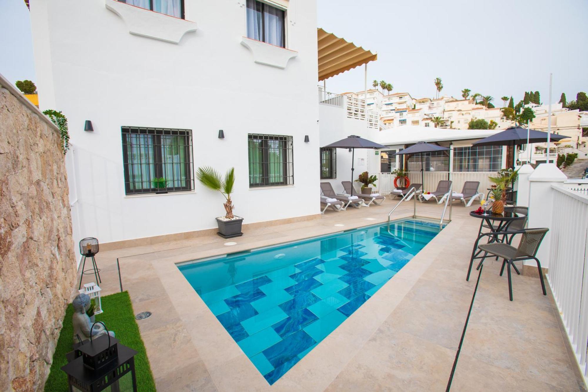 Boutique Rooms Playa Burriana Нерха Екстериор снимка