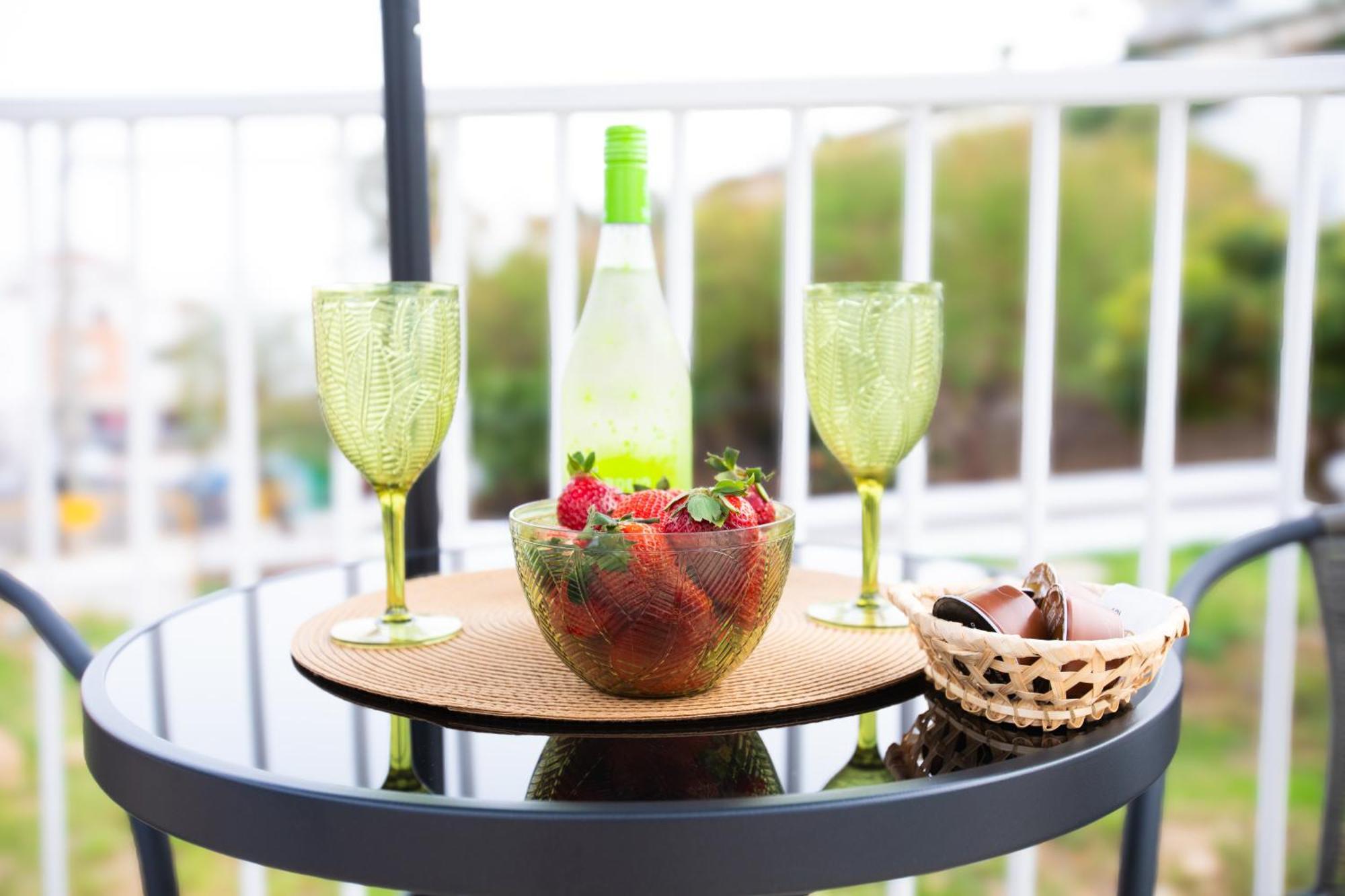 Boutique Rooms Playa Burriana Нерха Екстериор снимка