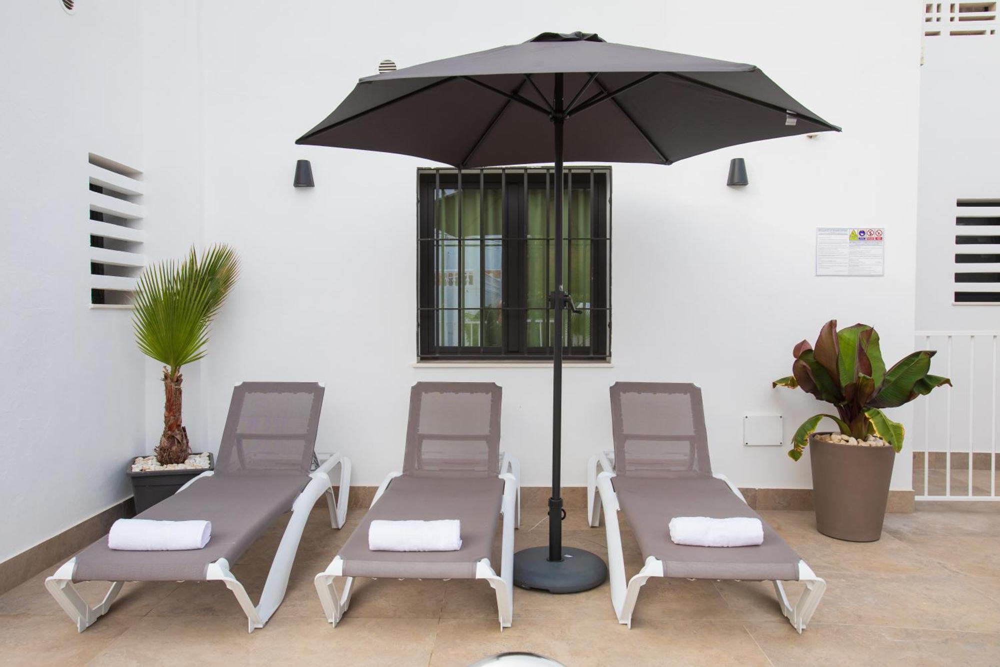 Boutique Rooms Playa Burriana Нерха Екстериор снимка