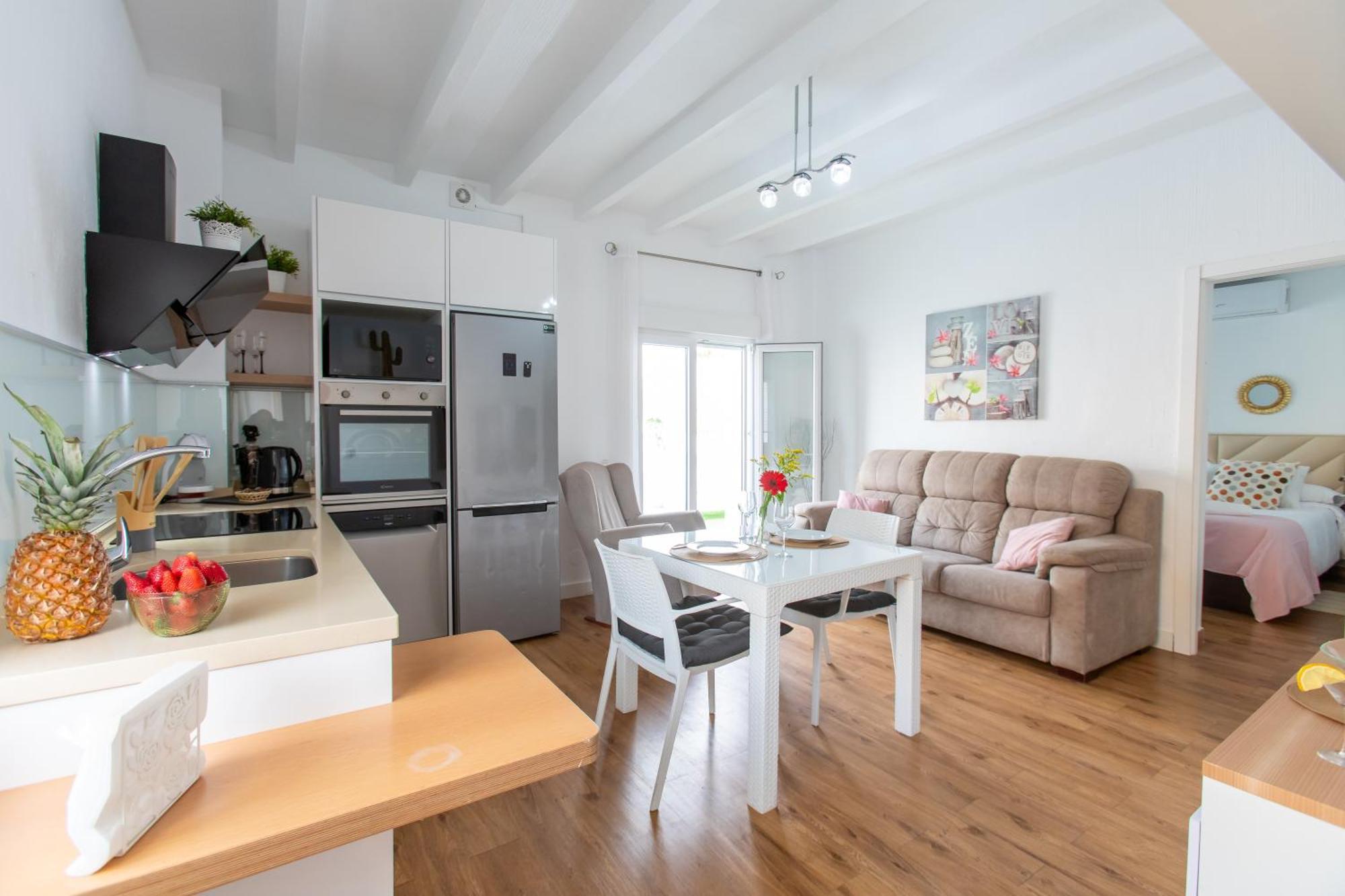 Boutique Rooms Playa Burriana Нерха Екстериор снимка