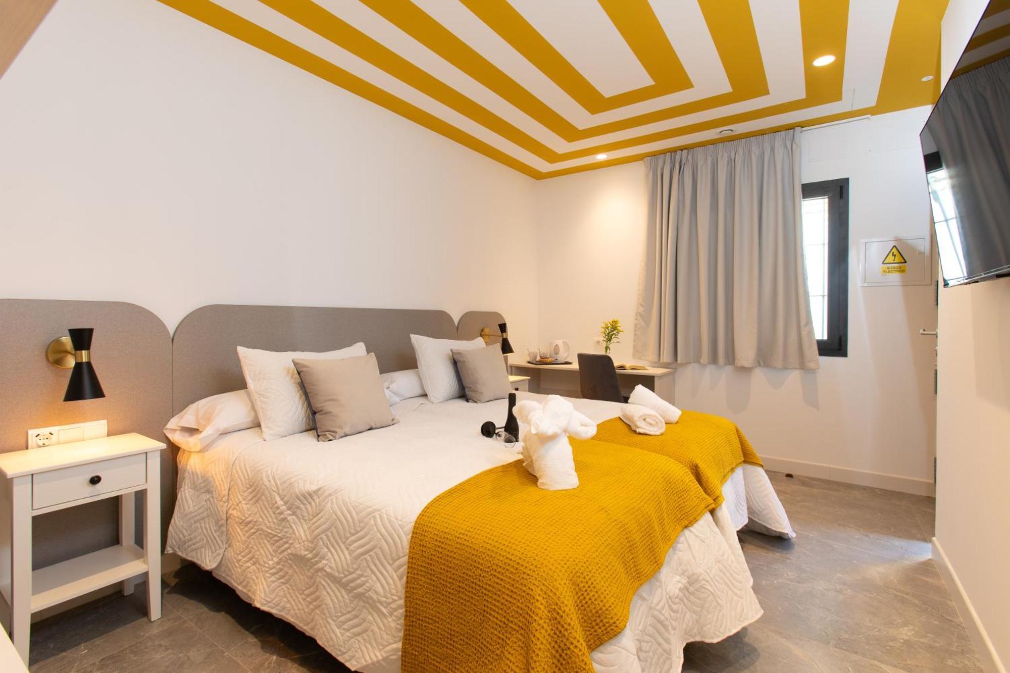 Boutique Rooms Playa Burriana Нерха Екстериор снимка
